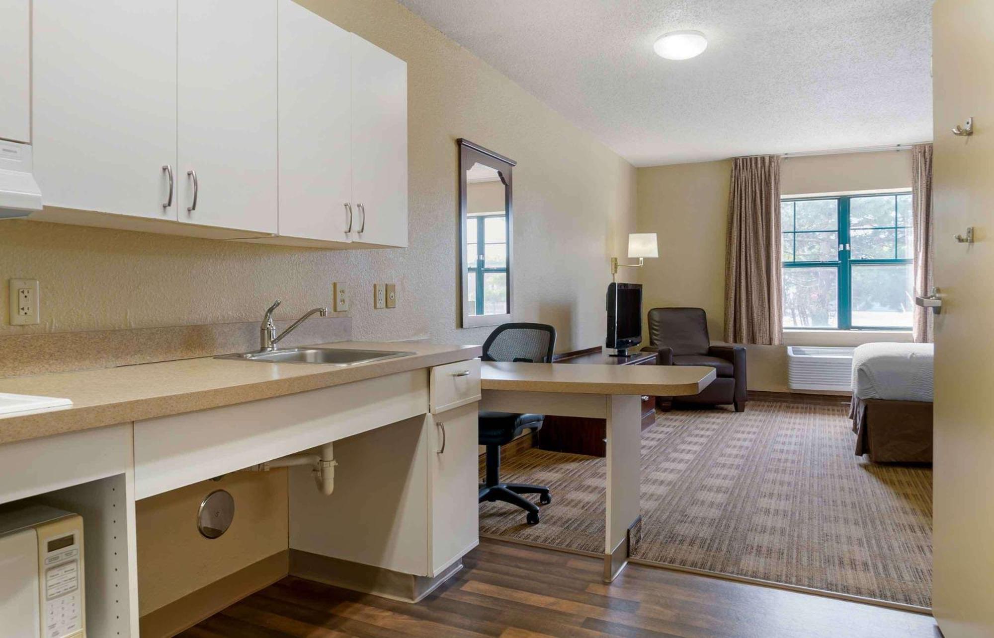 Extended Stay America Suites - Detroit - Мадисон-Хайтс Экстерьер фото